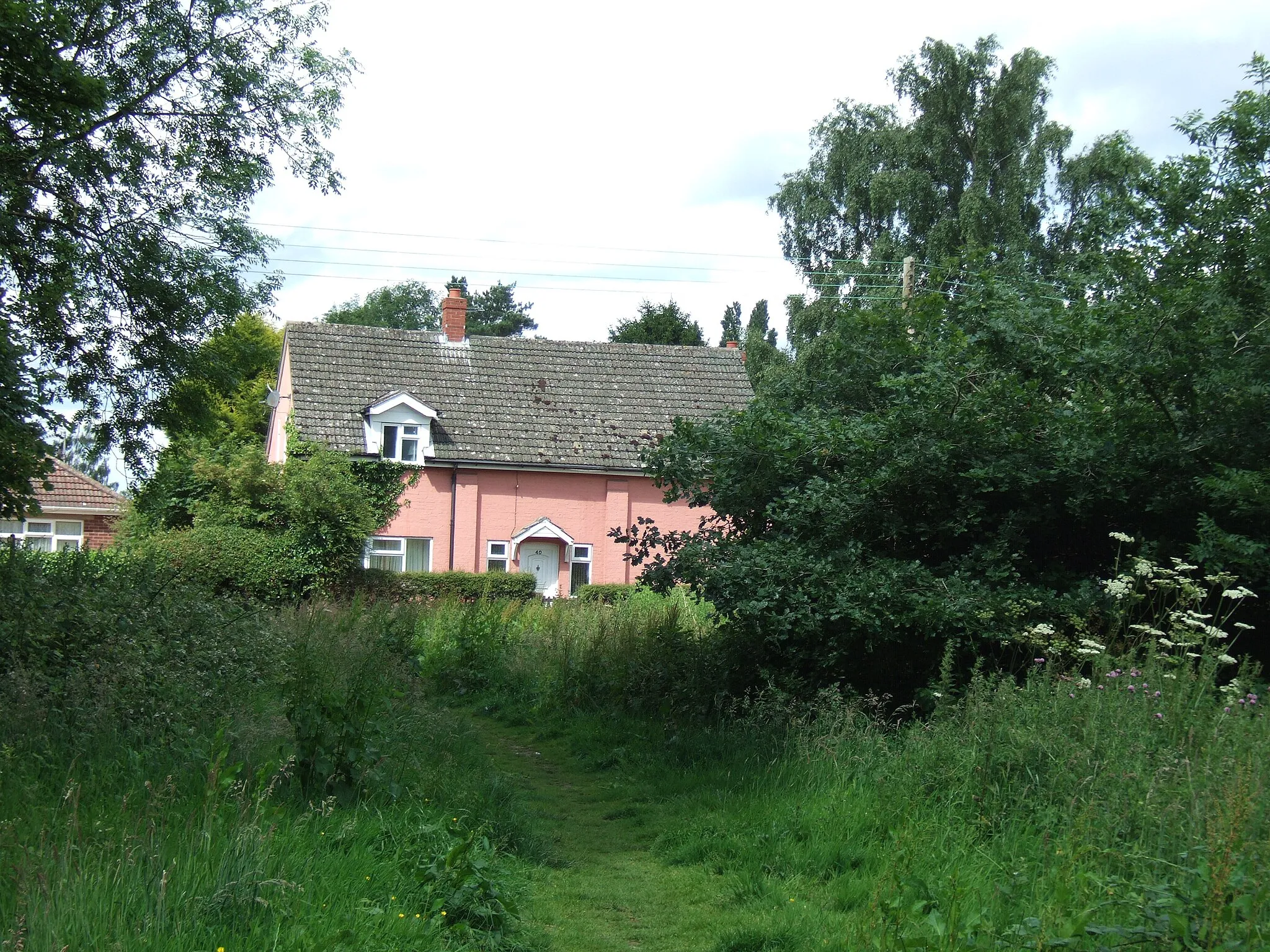 Photo showing: At the end of the footpath, Watlington