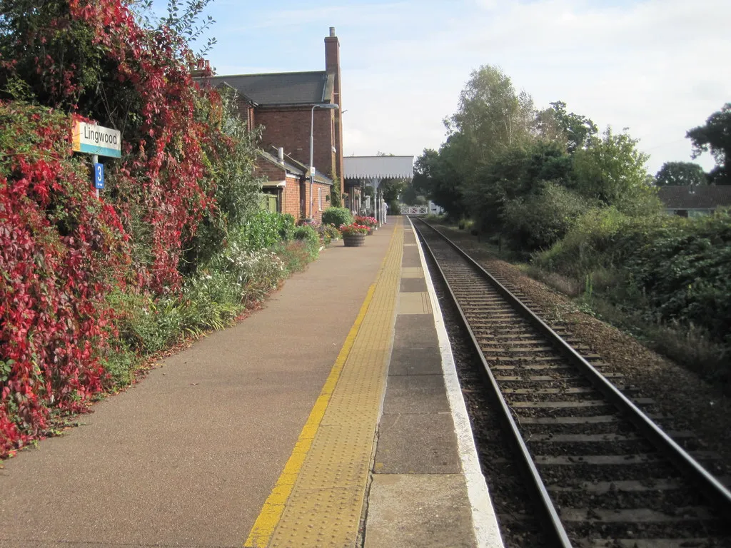 Photo showing: Lingwood railway station, Norfolk
