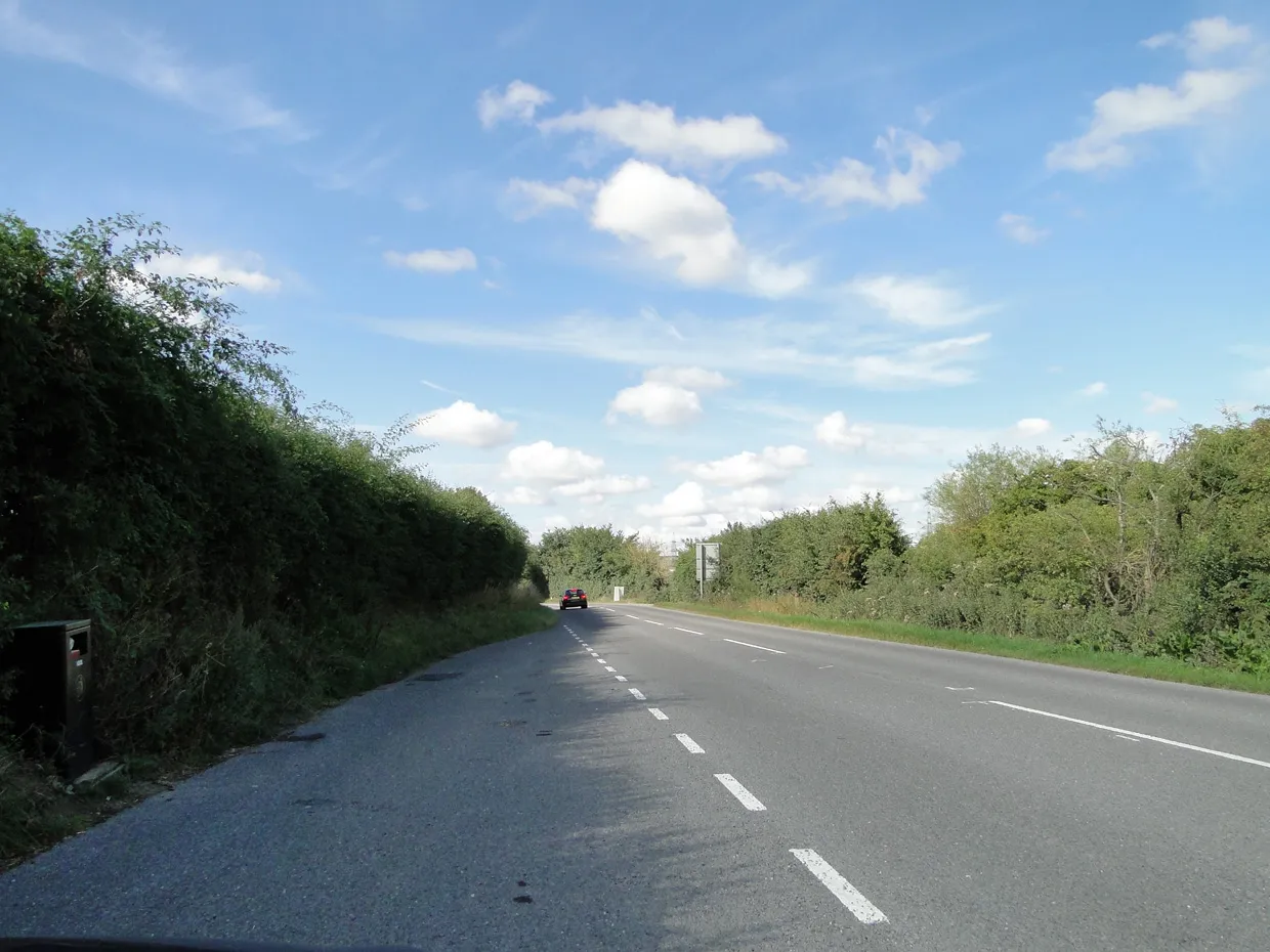 Photo showing: A shady layby on the A1120