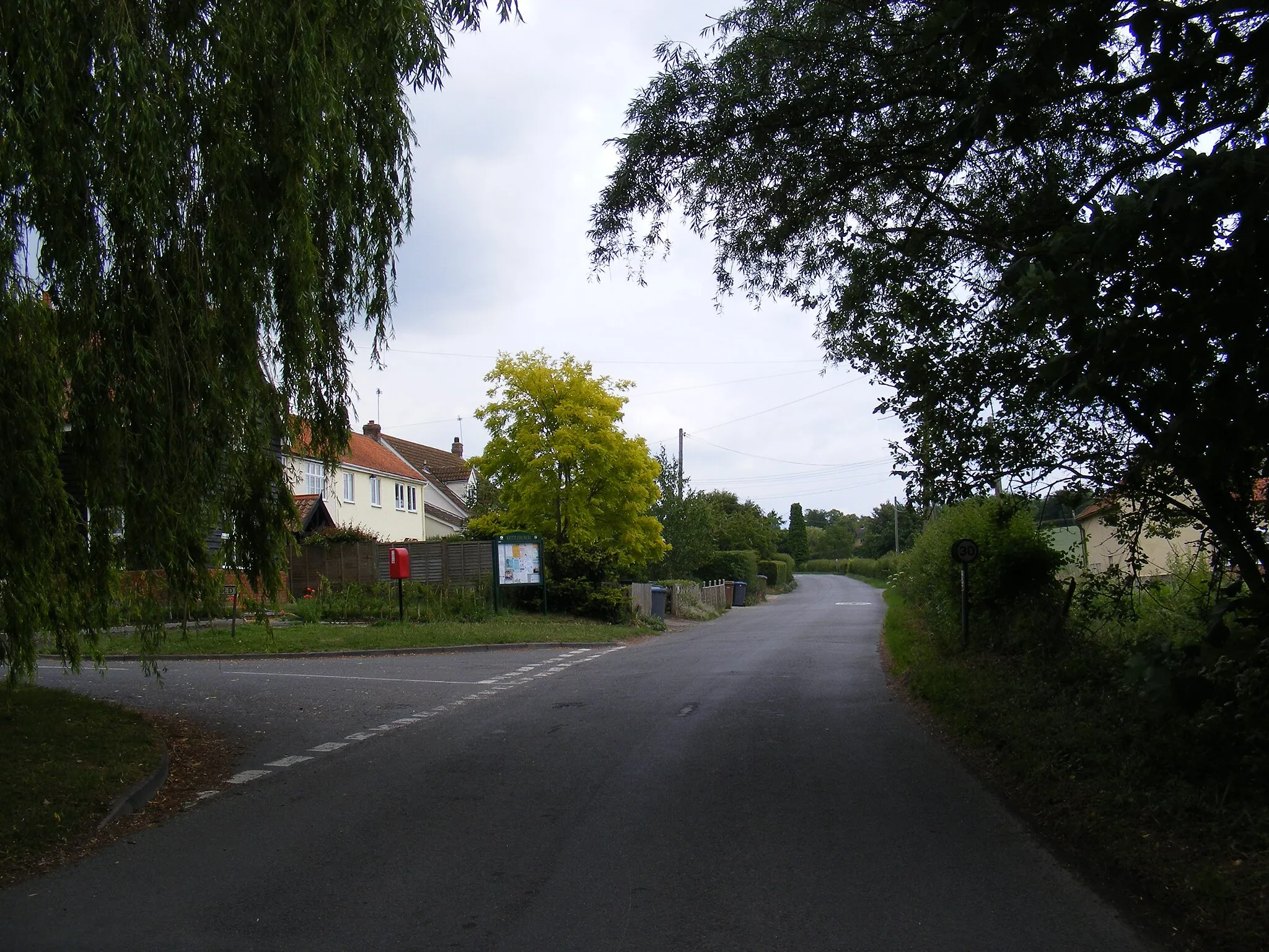 Photo showing: The Street, Kettleburgh & Post Office Kettleburgh Postbox