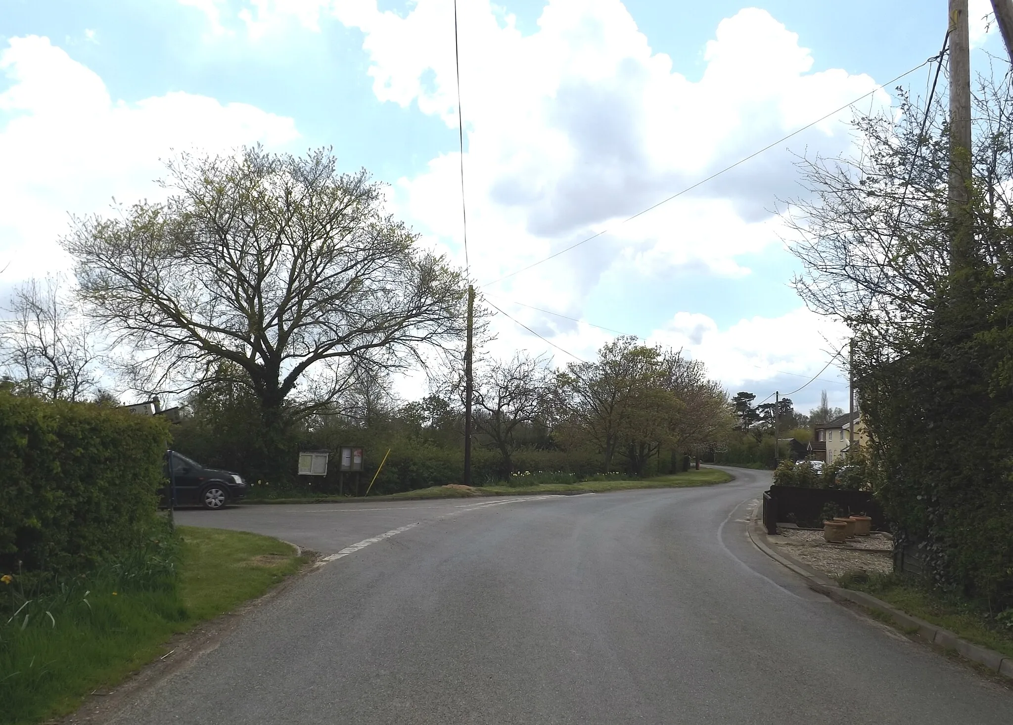 Photo showing: High Road, Swilland