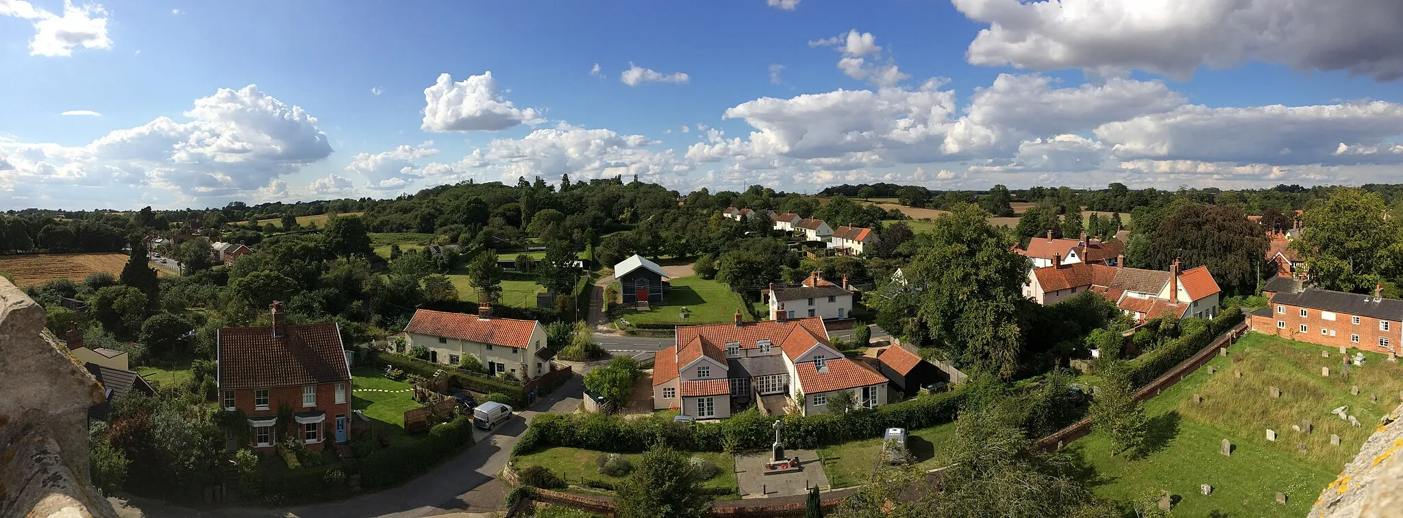 Photo showing: Panorama of the village of Peasenhall.