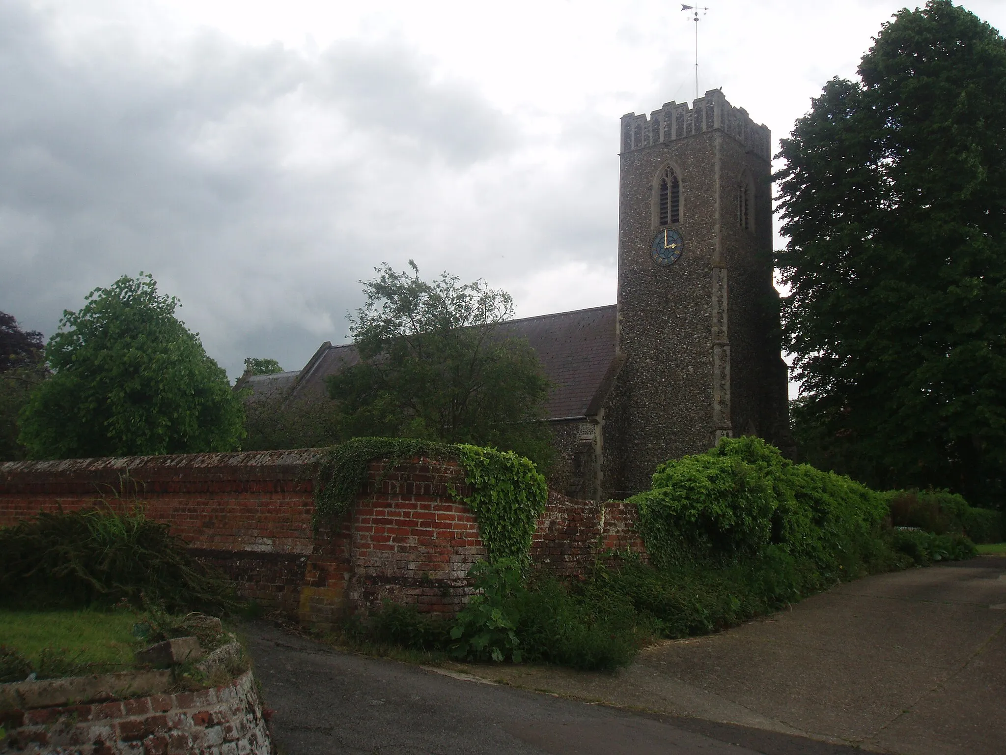 Photo showing: St Michael's Church, Peasenhall