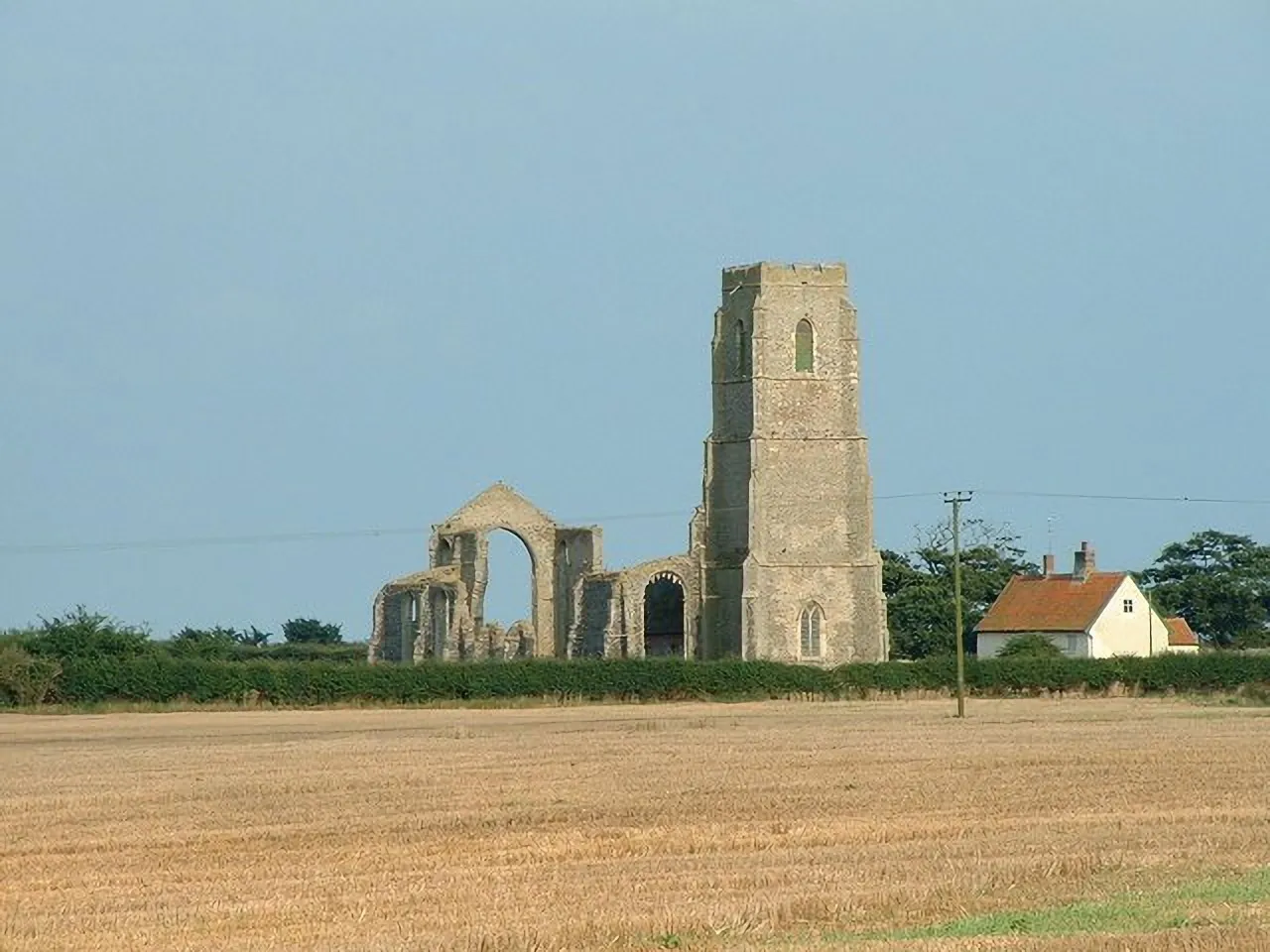 Photo showing: St Andrews Covehithe The church of St Andrew Covehithe Suffolk for more info see http://www.suffolkchurches.co.uk/covehithe.htm