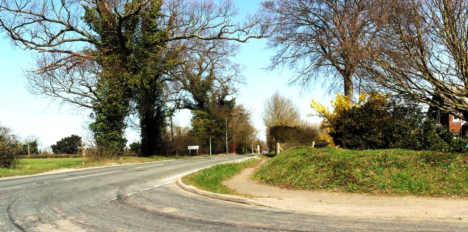 Photo showing: The A144 at Ilketshall St. Lawrence, Suffolk