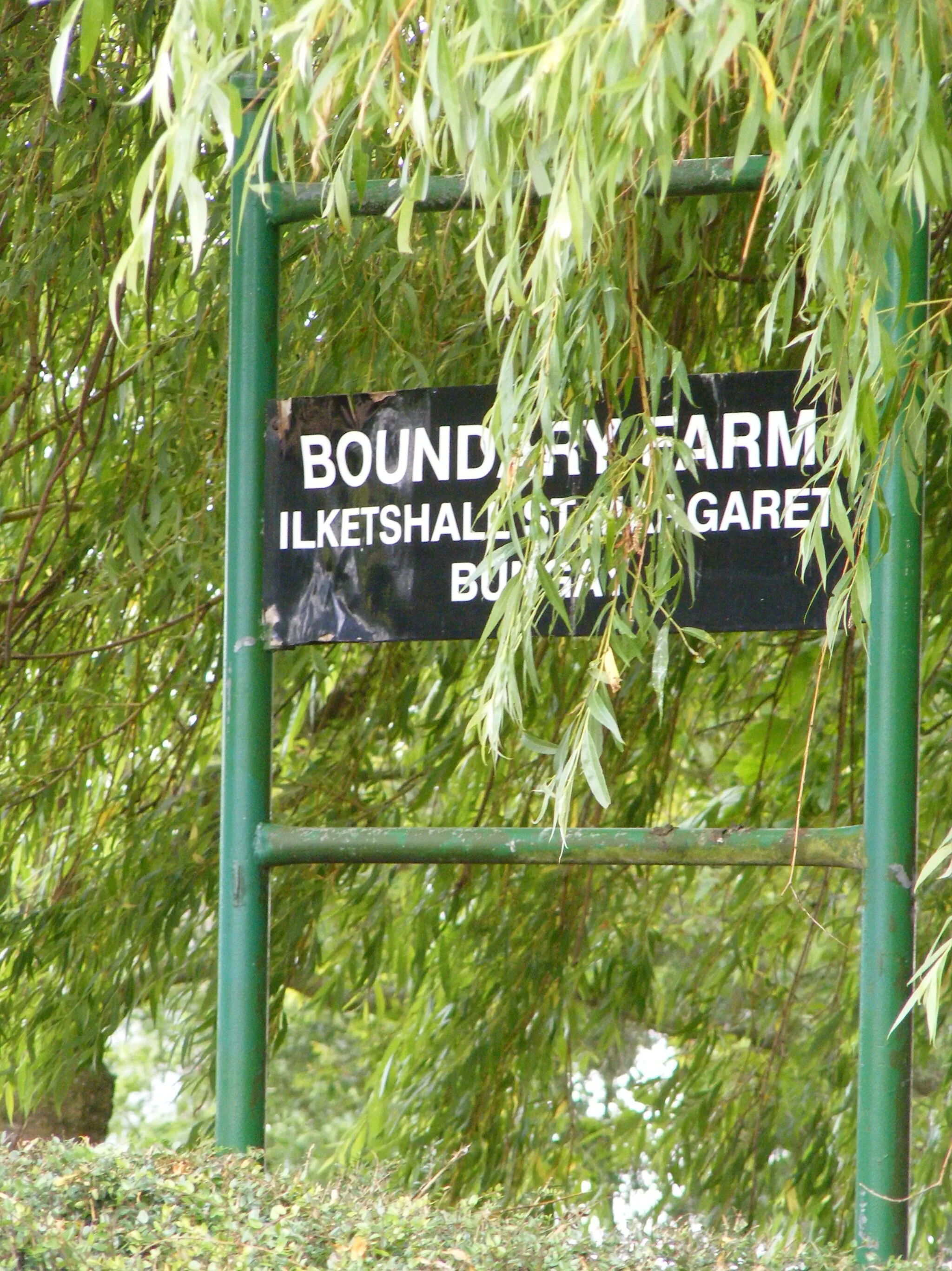 Photo showing: Boundary Farm sign