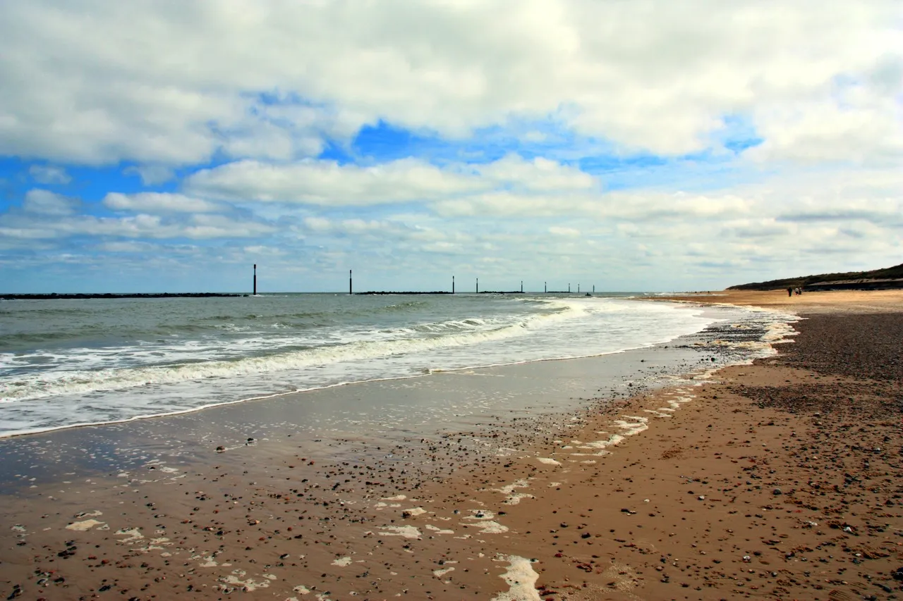 Photo showing: Beach and artificial reefs, Sea Palling