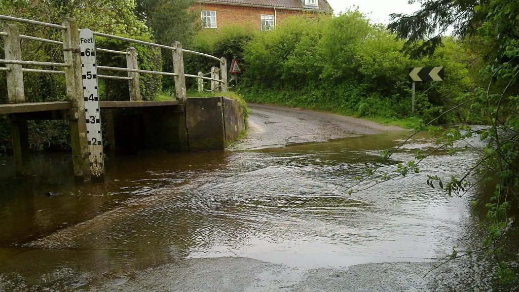 Photo showing: The River Fromus Ford in Benhall Green