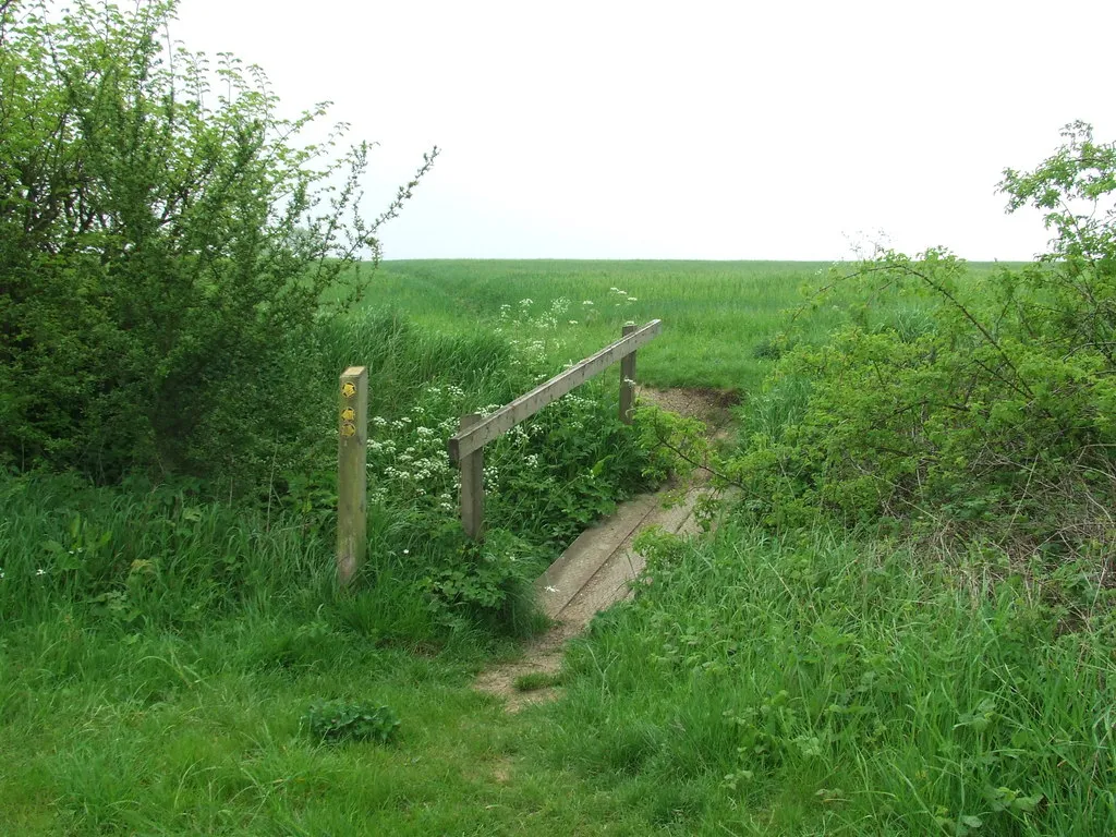 Photo showing: Footbridge