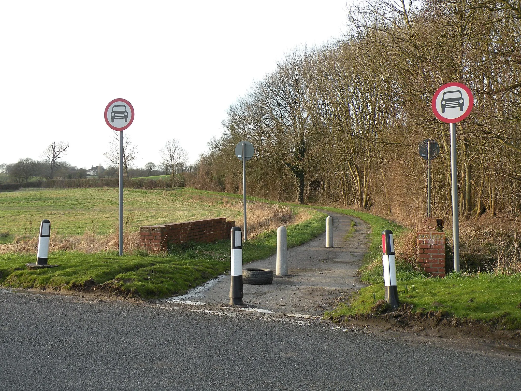 Photo showing: A public right of way between Rattlesden and Buxhall