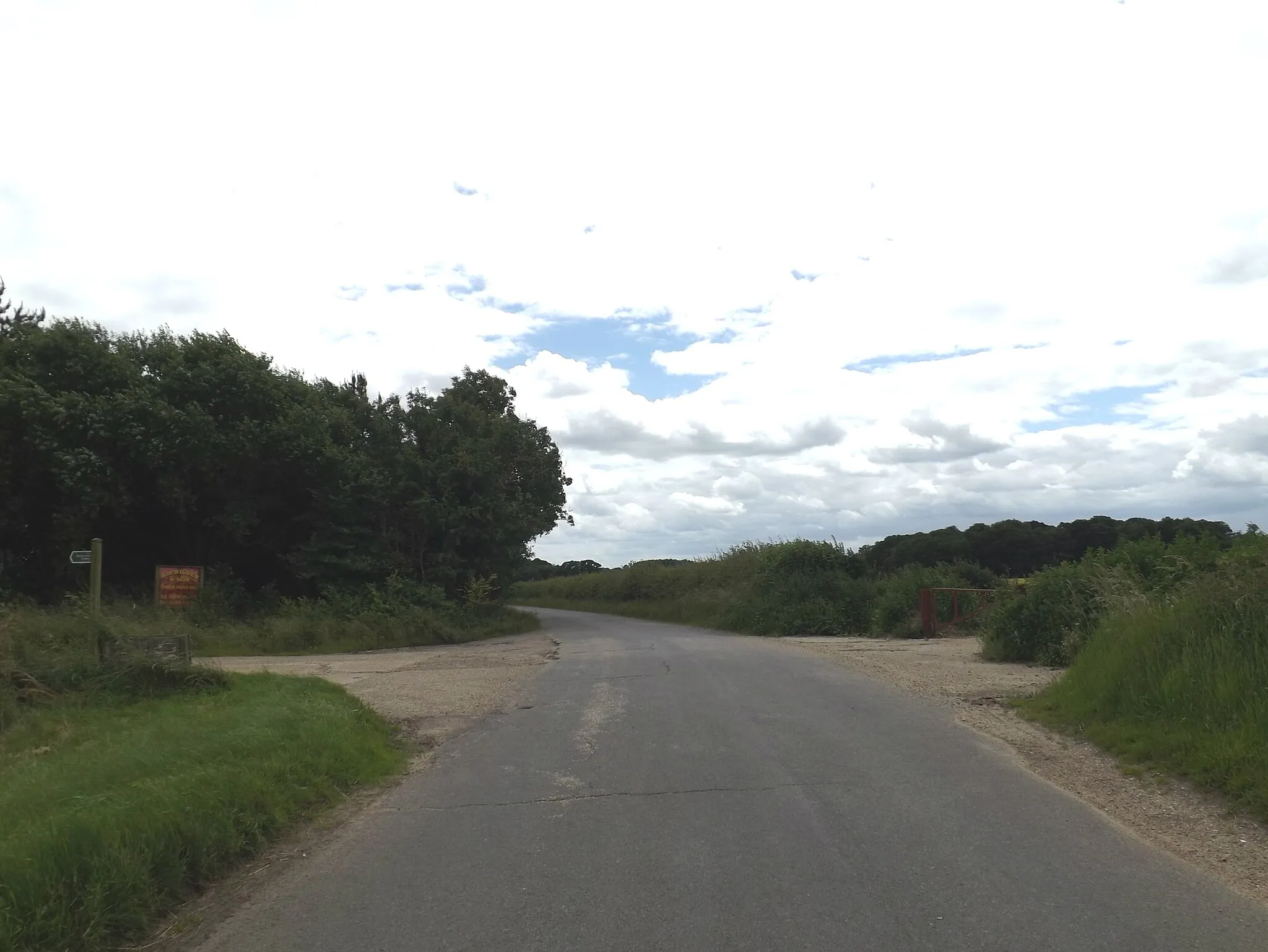 Photo showing: C146 The Street, Knettishall