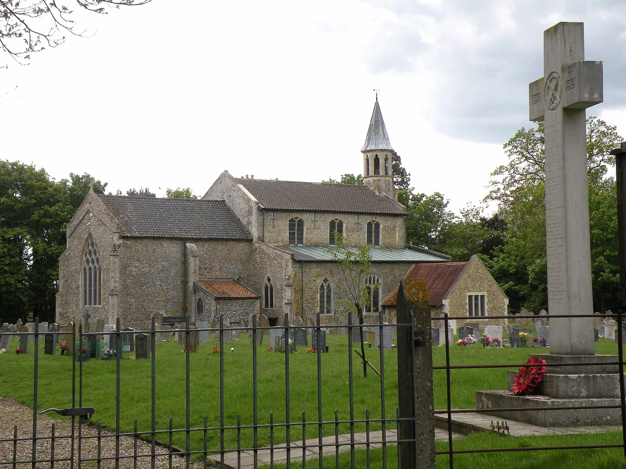 Photo showing: Holy Trinity; the parish church of Great Hockham