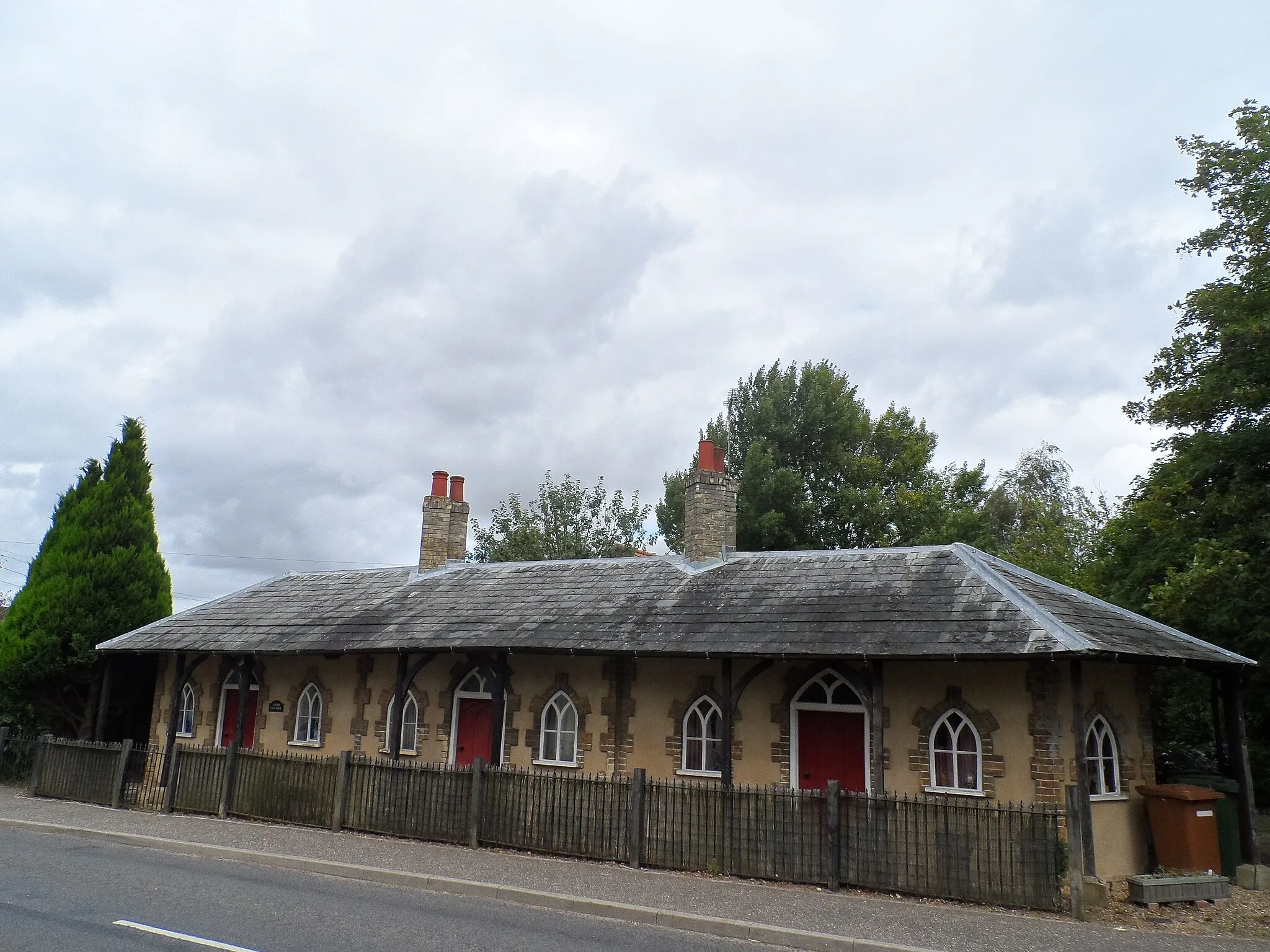 Photo showing: Brisley almshouses