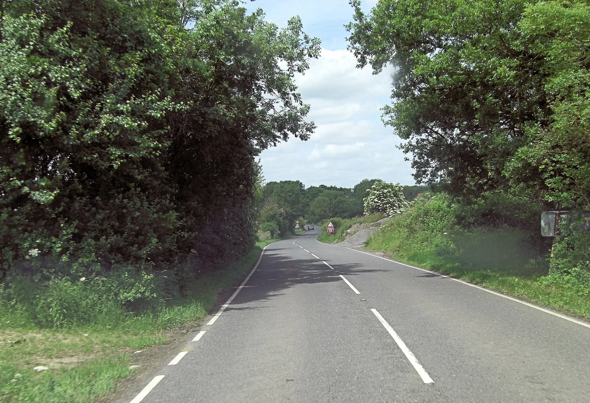 Photo showing: B1053 north of Newhouse Farm