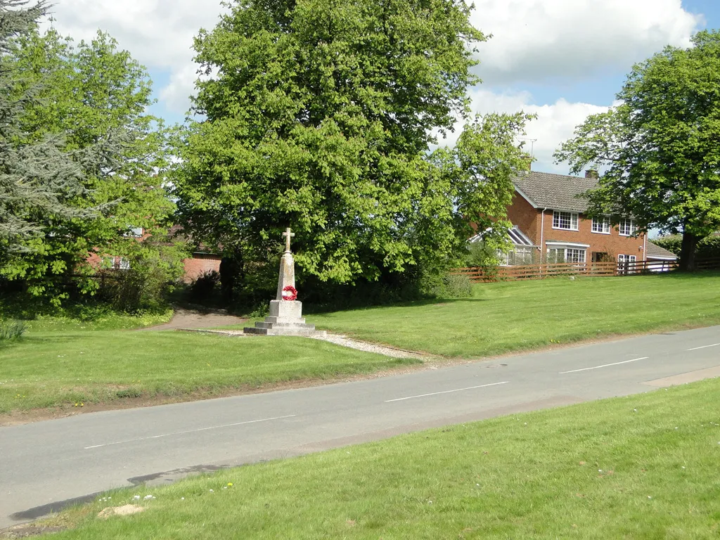 Photo showing: Withersfield War Memorial