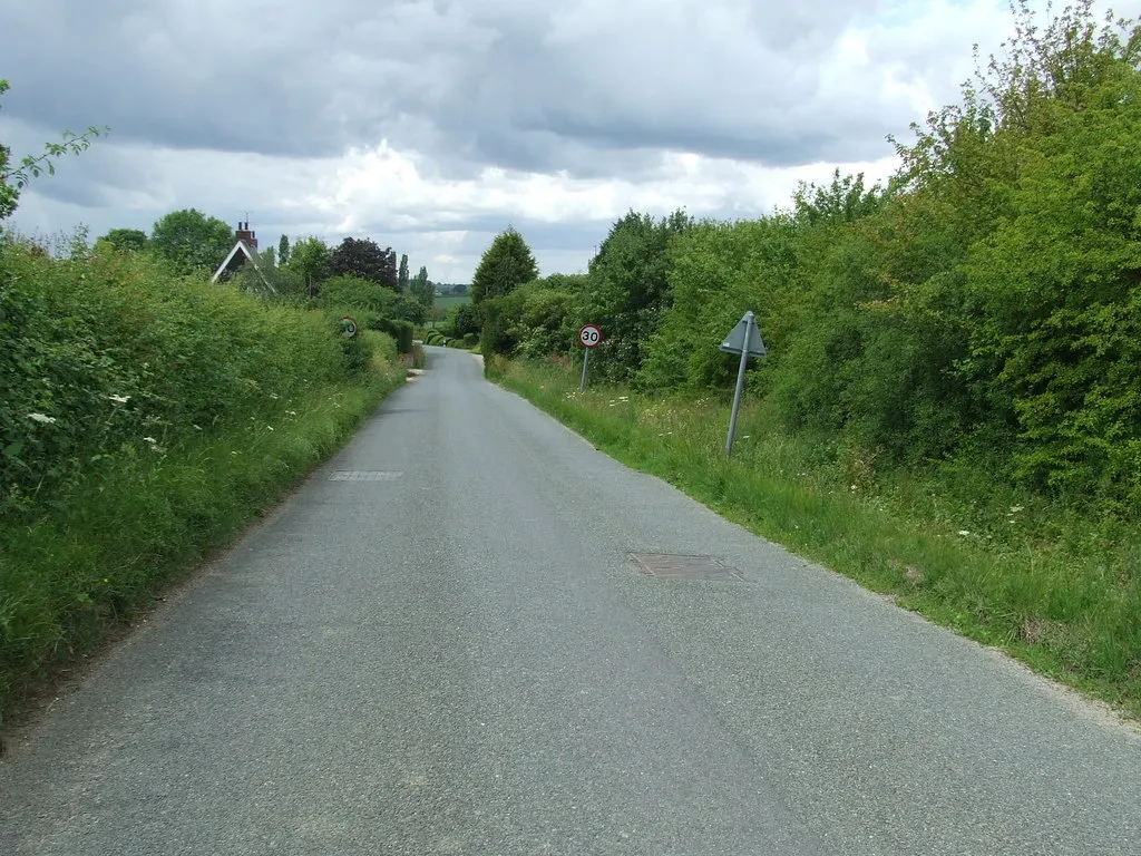 Photo showing: Entering Barnardiston