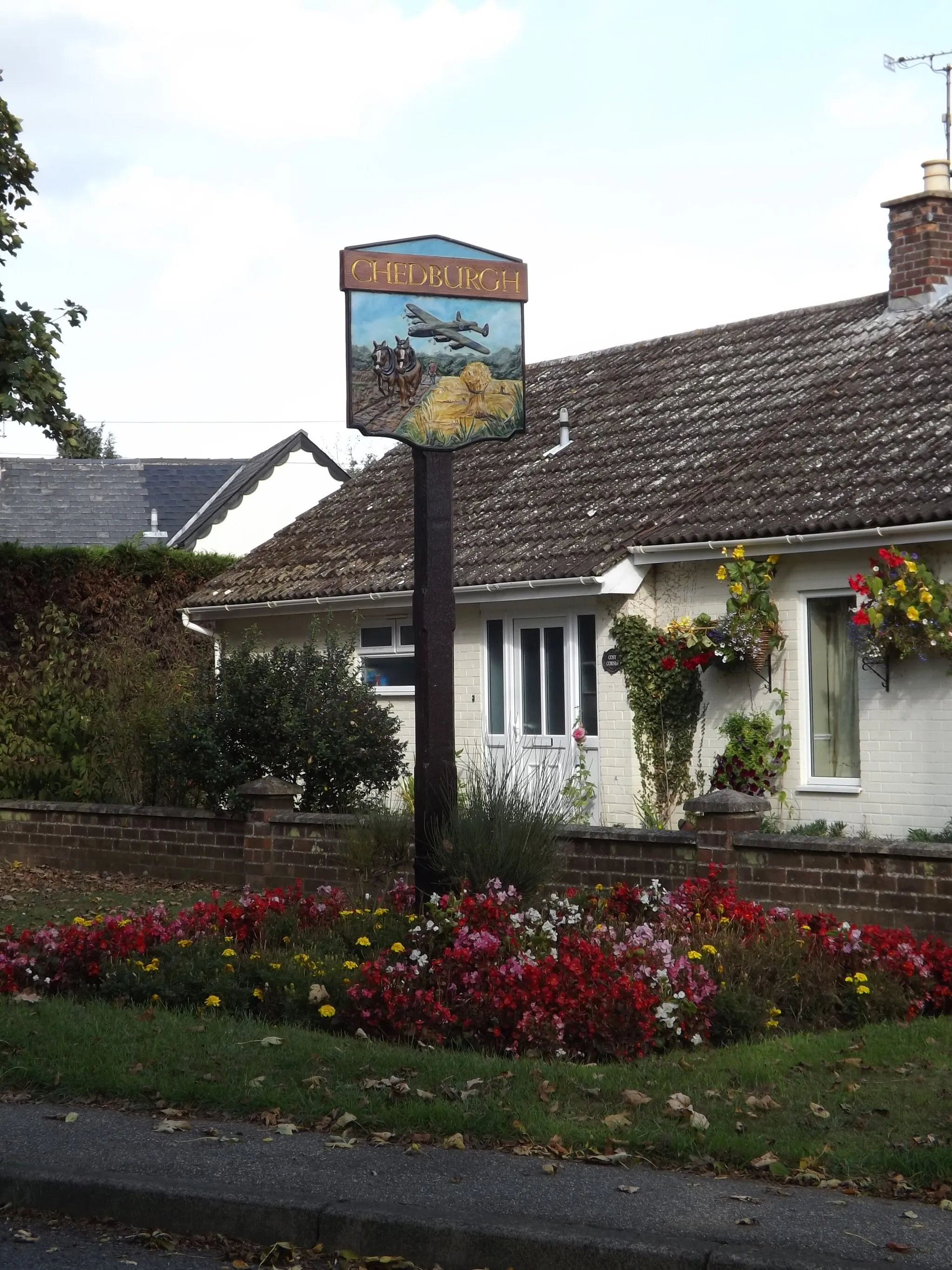 Photo showing: Chedburgh Village sign on The Green