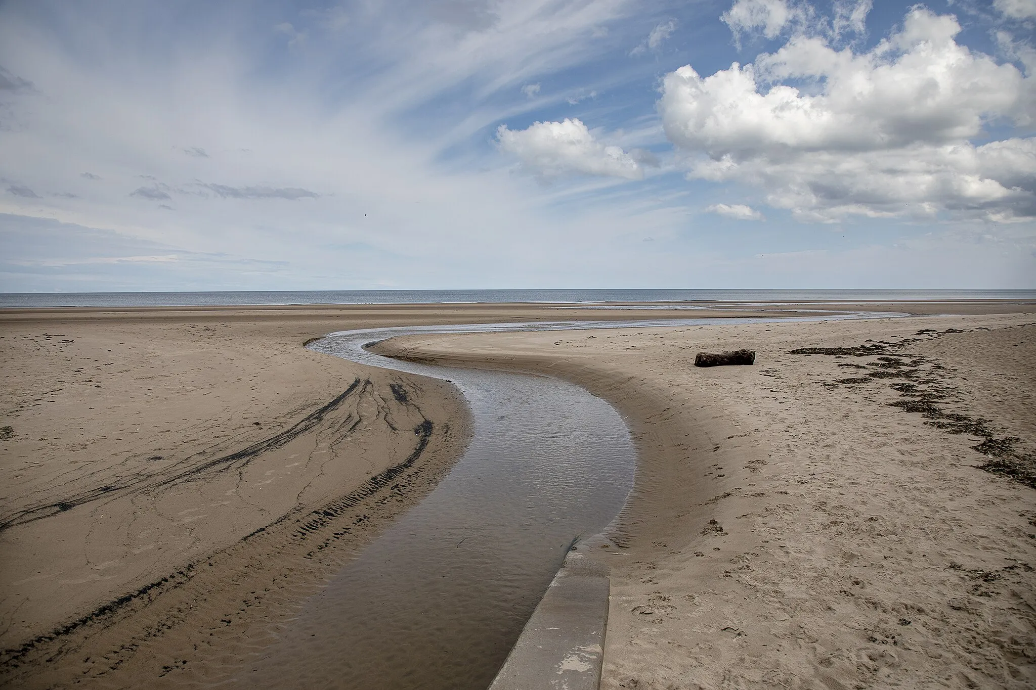 Photo showing: Bend in the Chevington Burn as it enters the North Sea