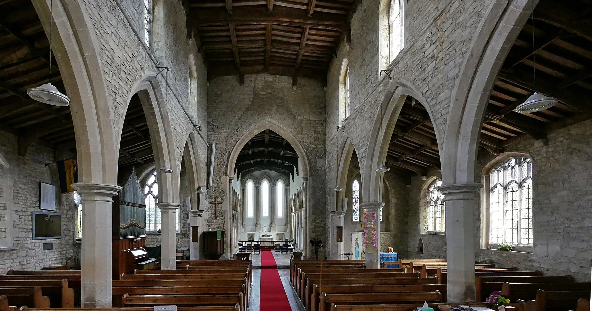 Photo showing: St Peter and St Paul's church, Alconbury, nave from the west