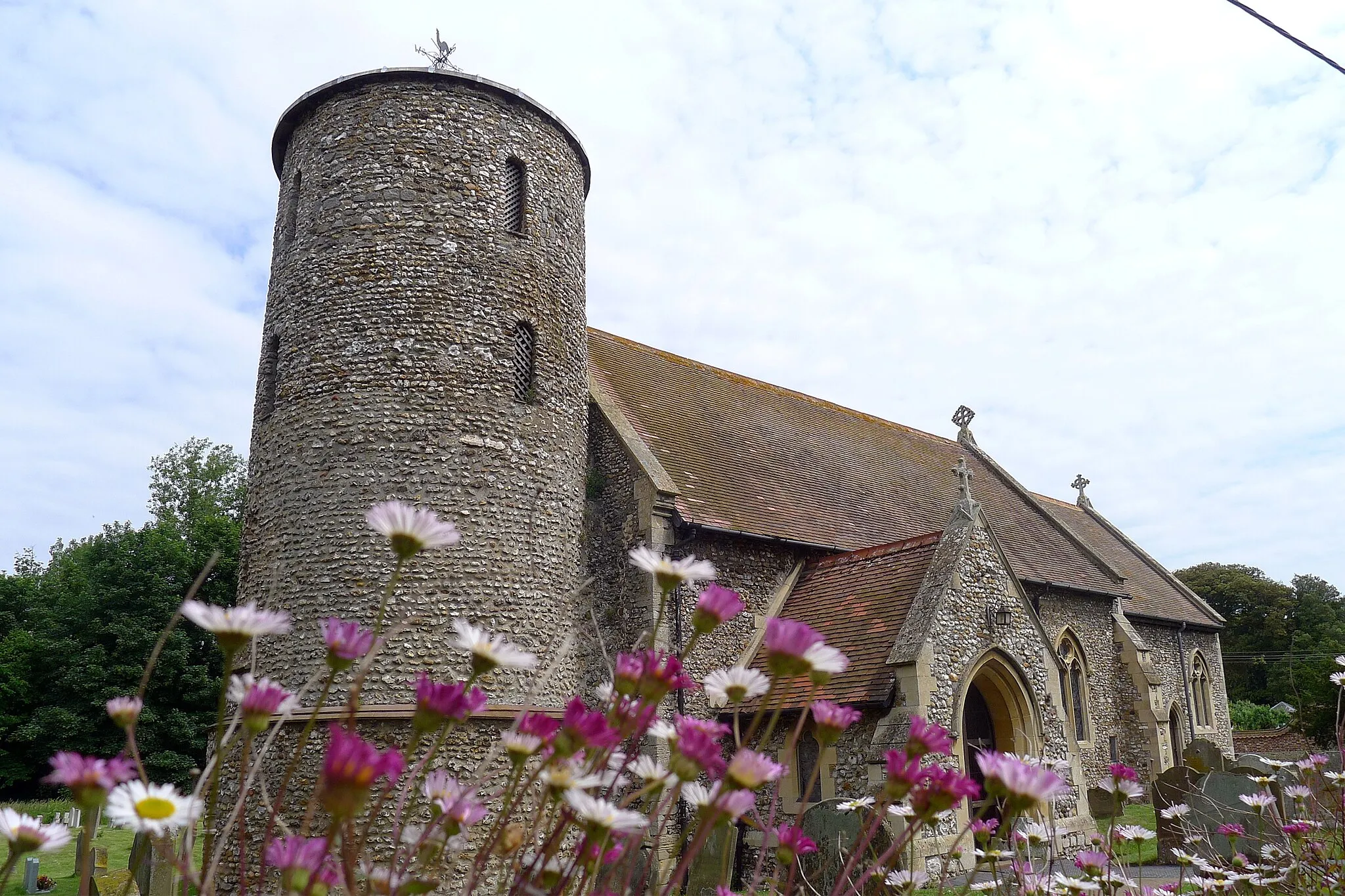 Photo showing: St Mary's parish church, Burnham Deepdale, Norfolk, England, seen from the southwest