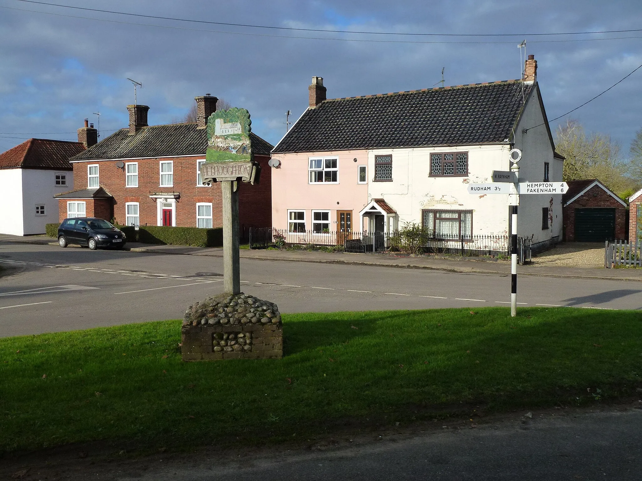 Photo showing: Helhoughton, Norfolk - The village centre