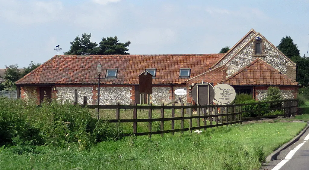 Photo showing: Anchorage Barn Veterinary Clinic, East Rudham
