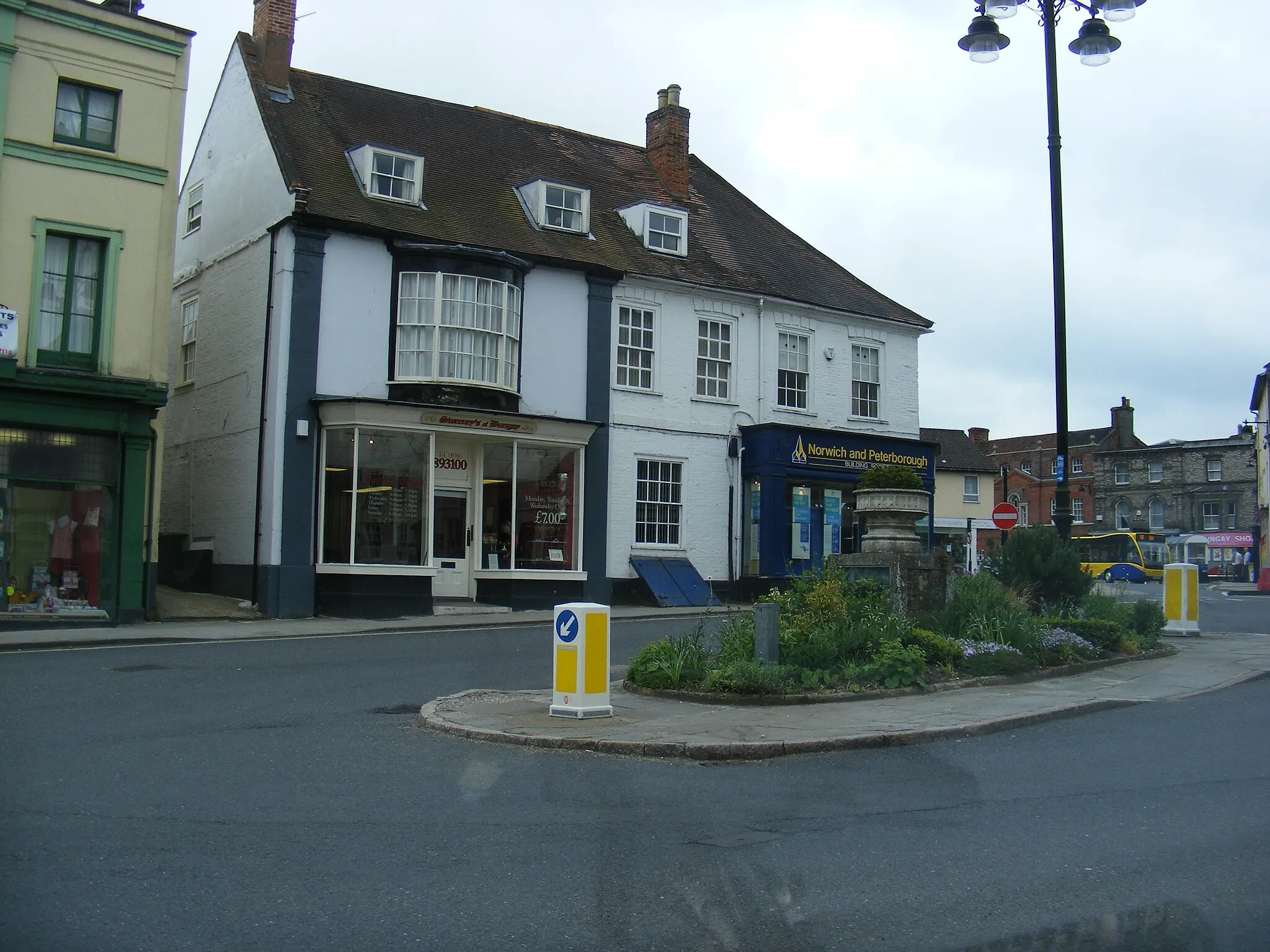 Photo showing: Bungay road junction