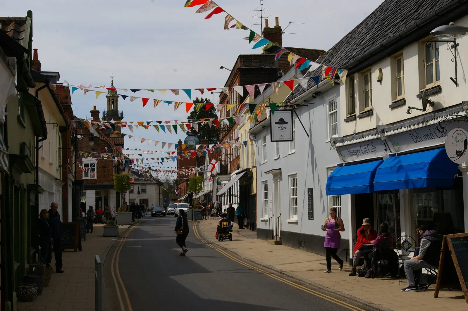 Photo showing: Looking south along The Thoroughfare in the town of Harleston, Norfolk, England.