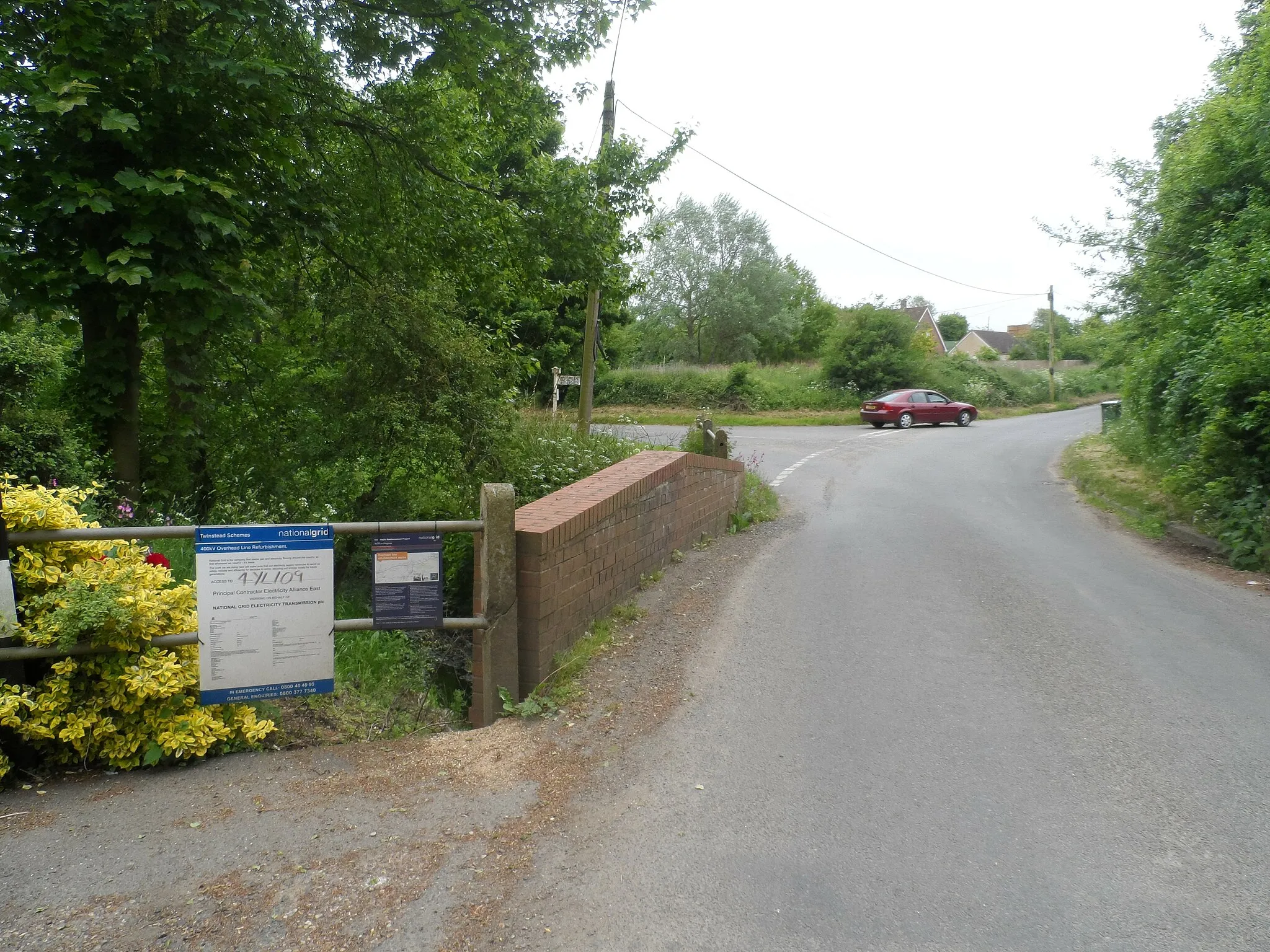 Photo showing: Bridge over stream near Cust Hall