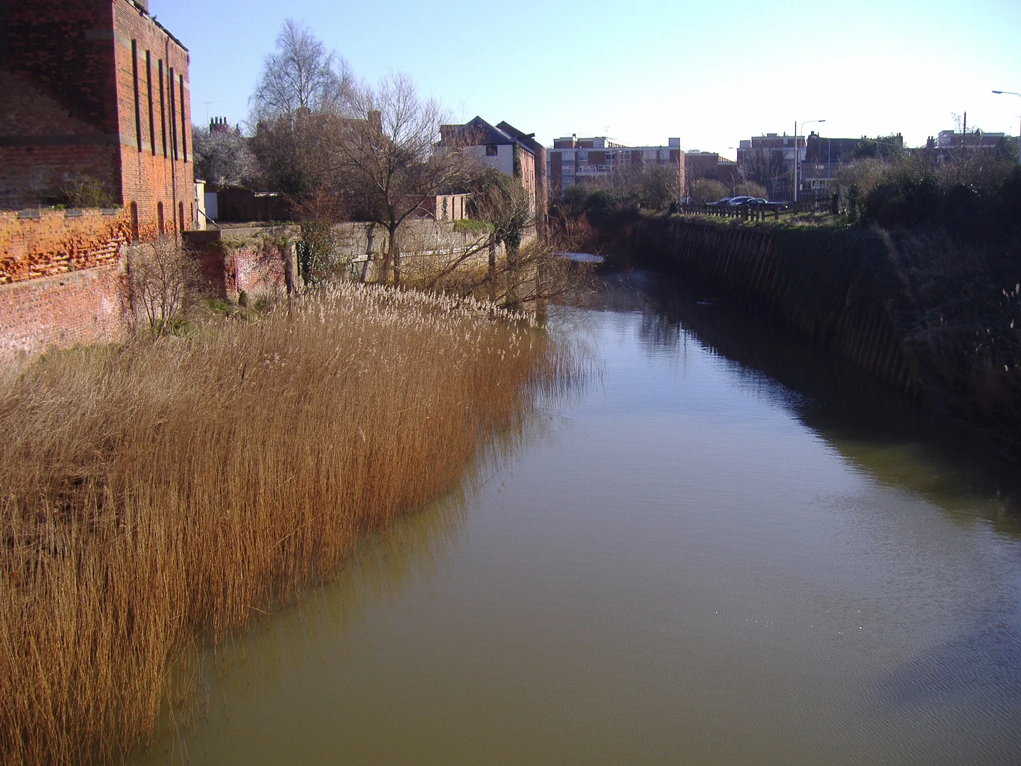 Photo showing: A Digital photograph of the river Gaywood at Kings Lynn 12th March 2007, By M Hobbs