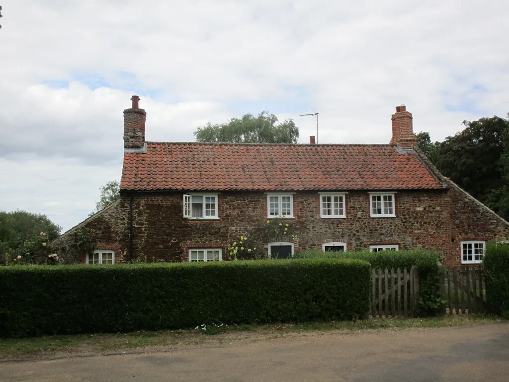 Photo showing: 20 and 21 Low Road, Castle Rising