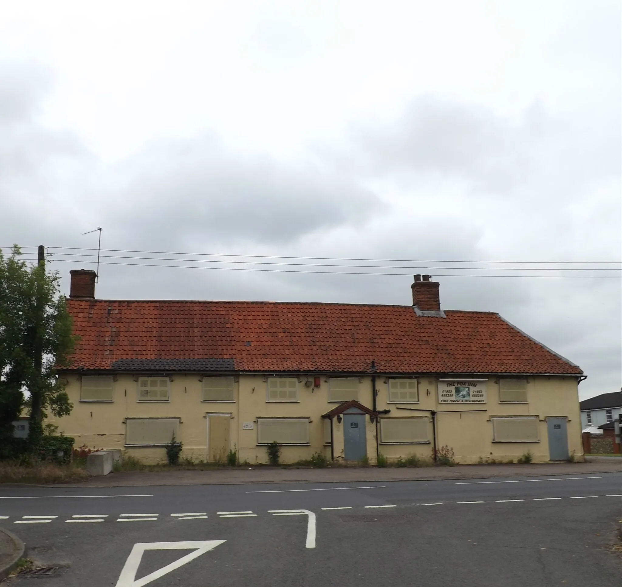 Photo showing: The Fox Inn Public House, Garboldisham