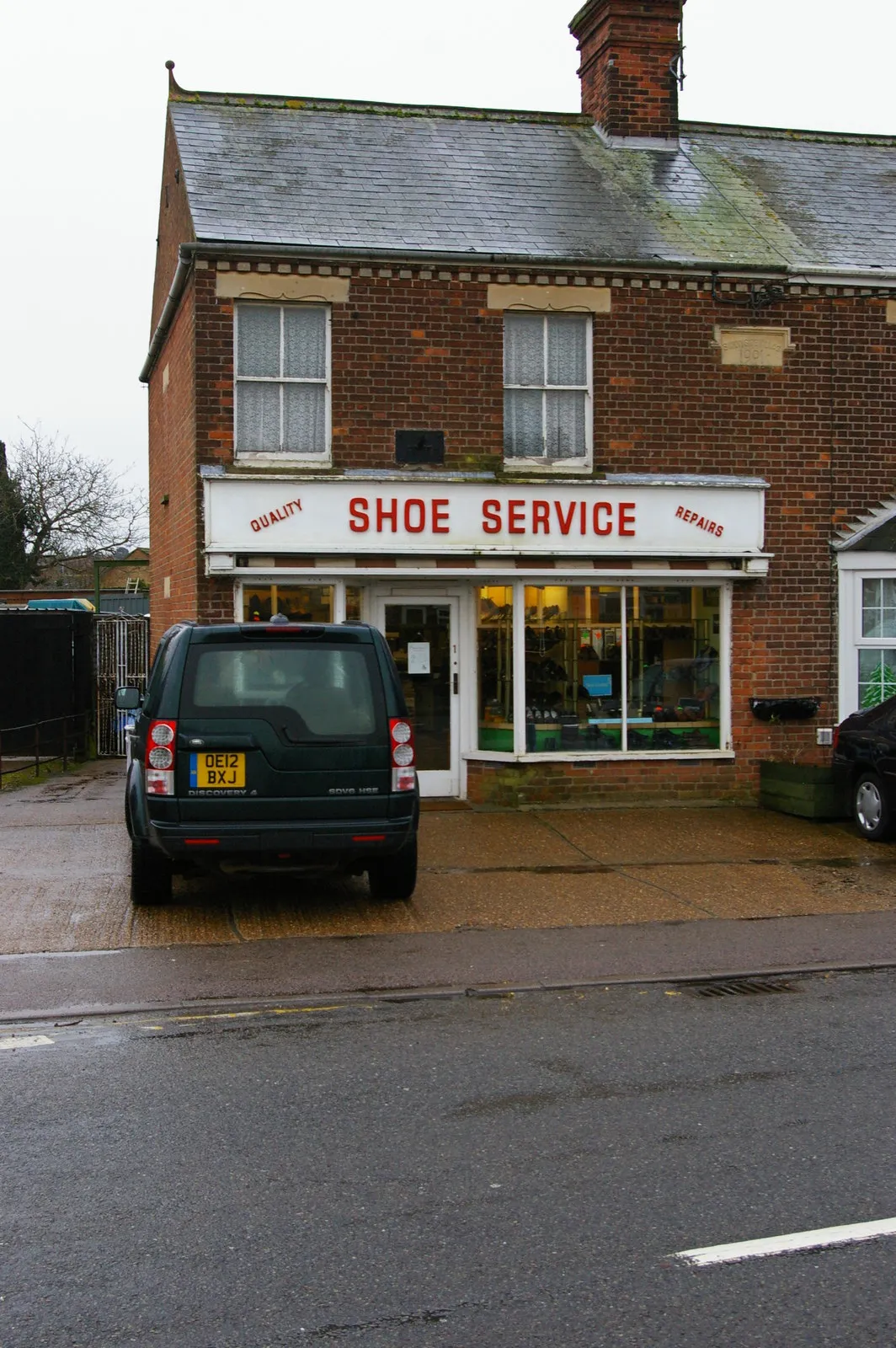 Photo showing: Shoe Service, Hunstanton Road, Dersingham
