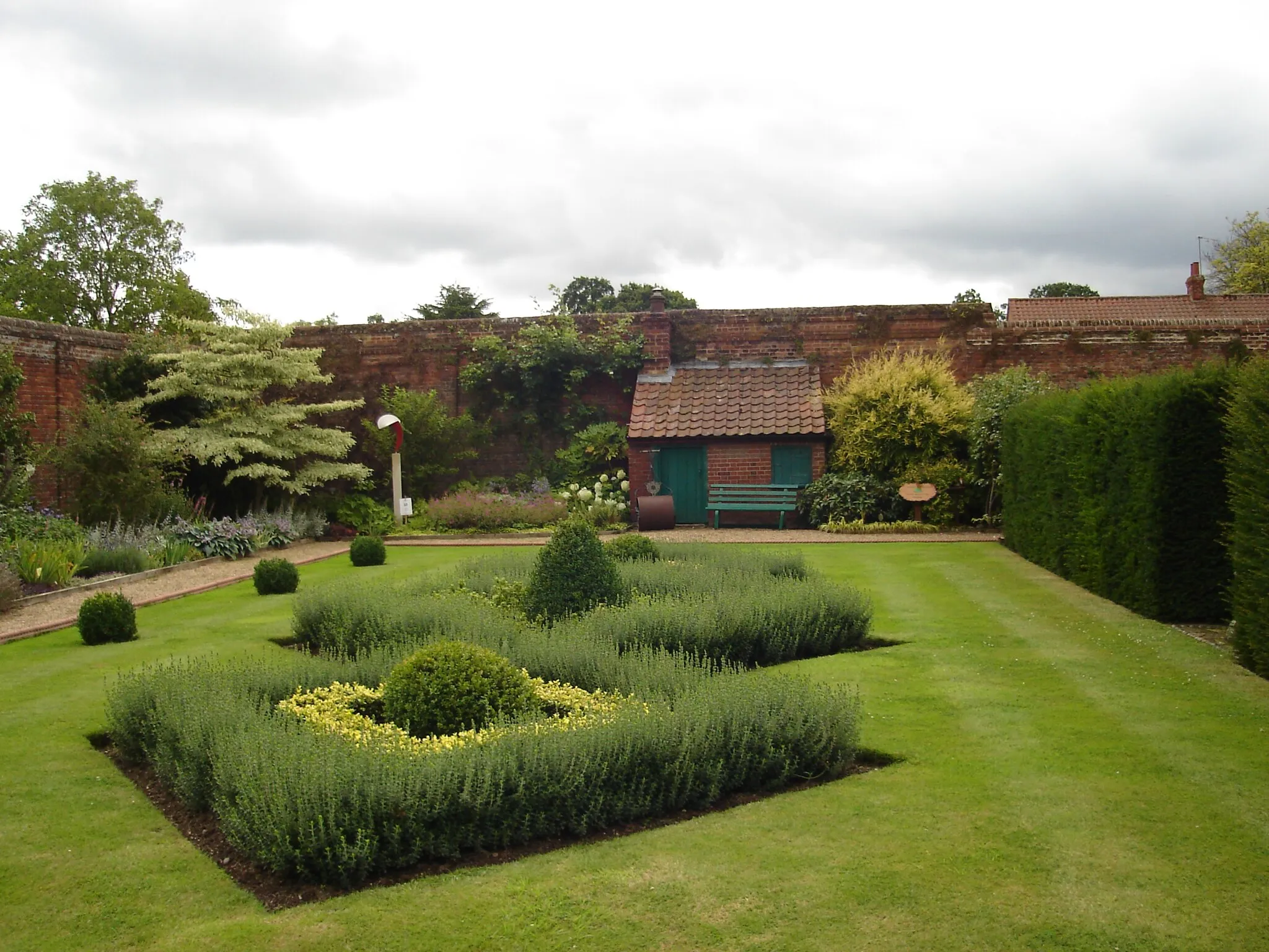 Photo showing: A view of the garden at Hoveton Hall gardens Hoveton, Norfolk