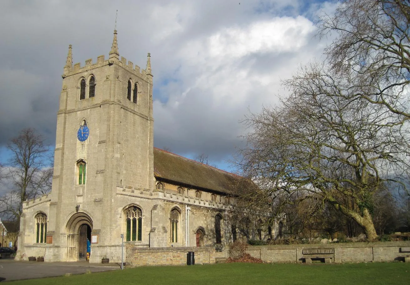 Photo showing: Parish church of St Thomas Becket, Ramsey, Cambridgeshire (formerly Huntingdonshire), seen from the southwest