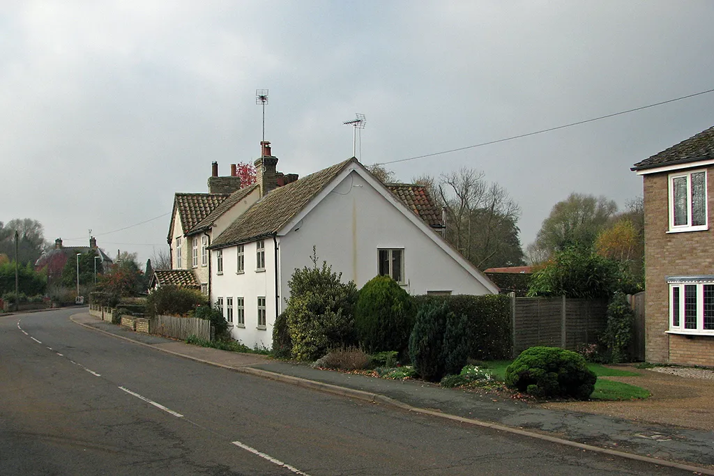 Photo showing: Hauxton: Church Road