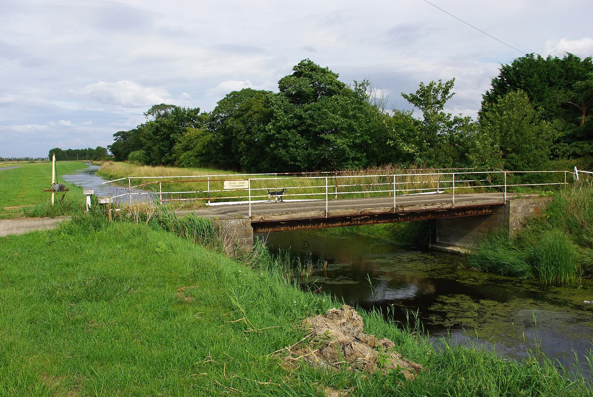 Photo showing: Bridge to Gravel Bank Farm