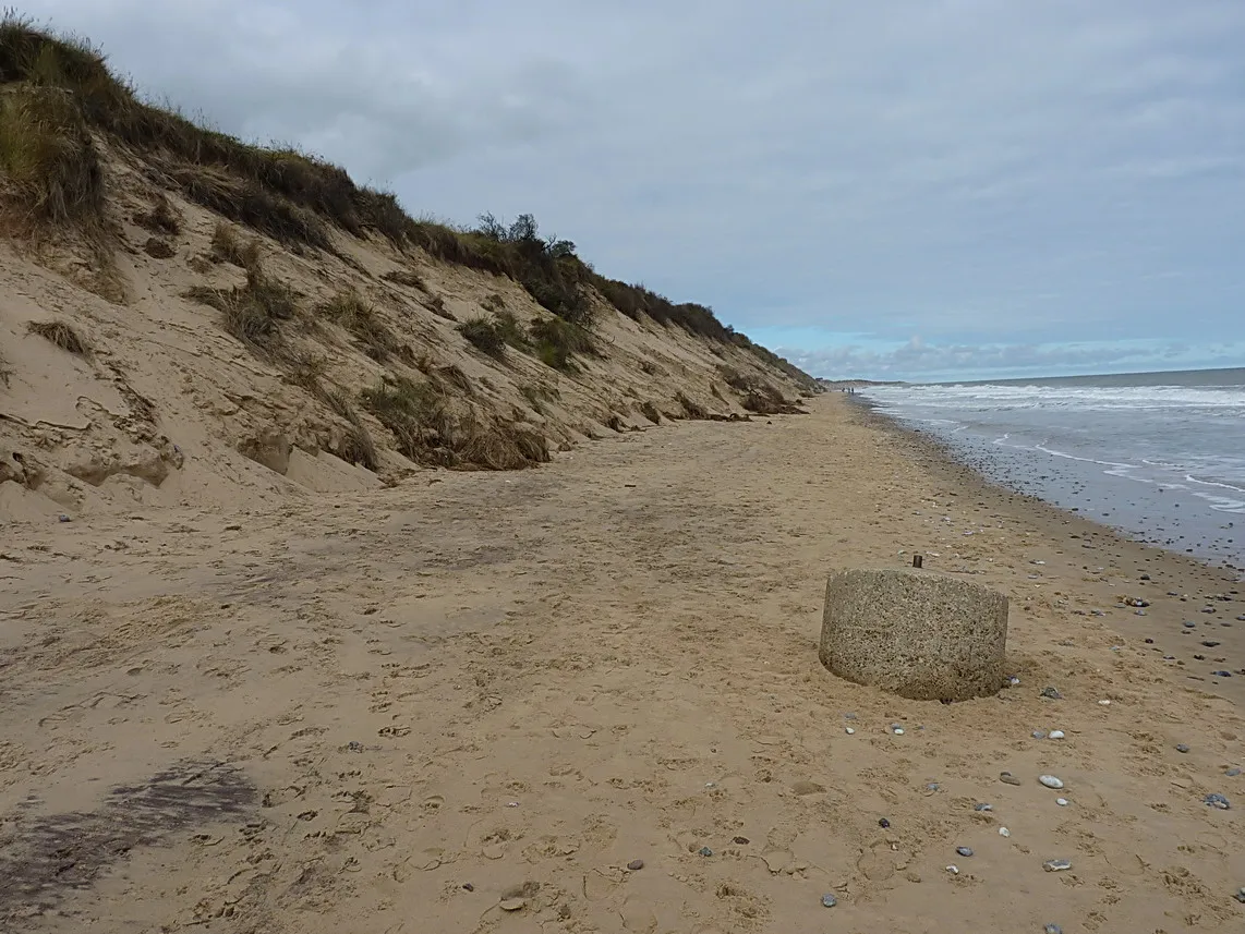 Photo showing: A different gun emplacement