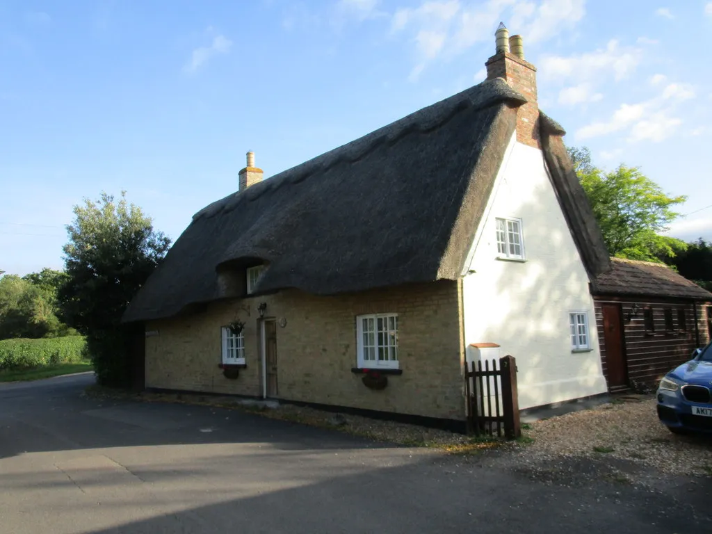 Photo showing: 2 Church Lane, Stow Longa