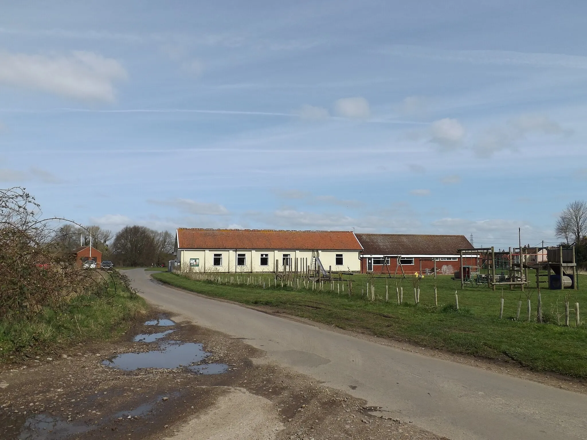 Photo showing: Browne's Lane & Swardeston Village Hall