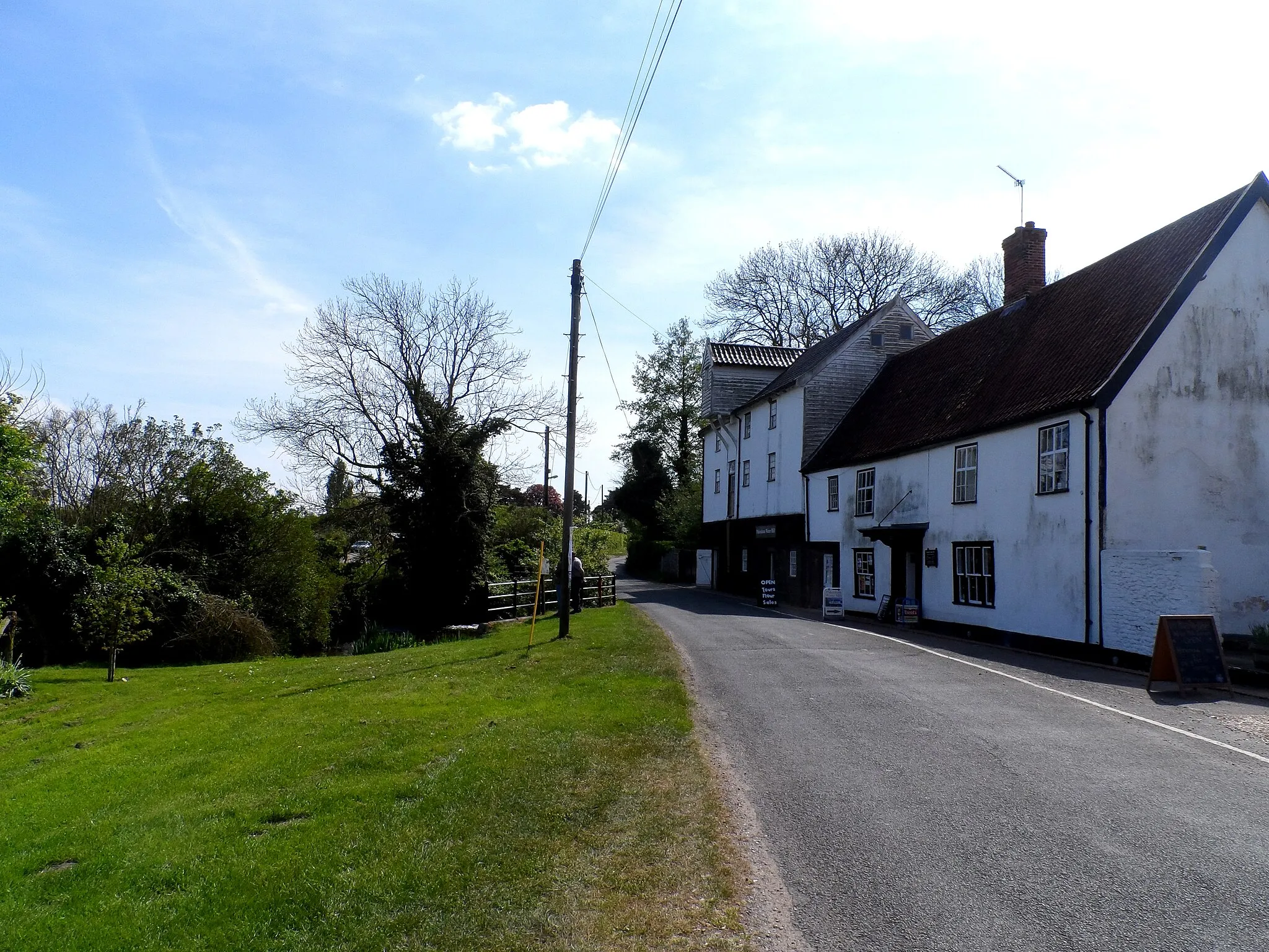 Photo showing: Pakenham water mill