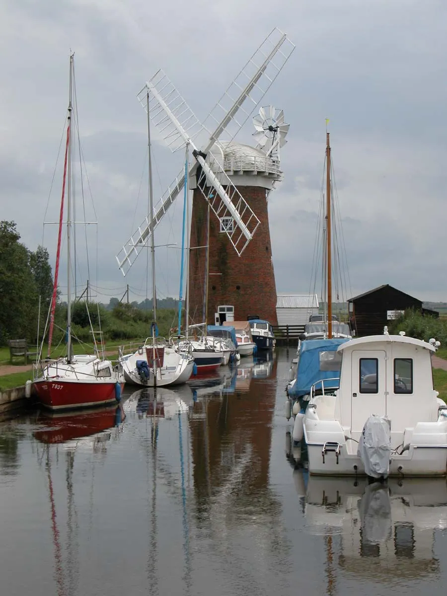 Photo showing: Horsey en:windpump. Image taken in August 2004 by William M. Connolley.