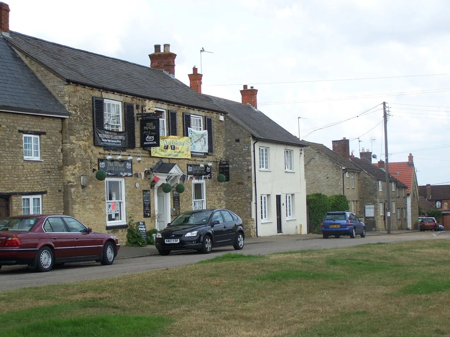 Photo showing: The Dukes, Woodford