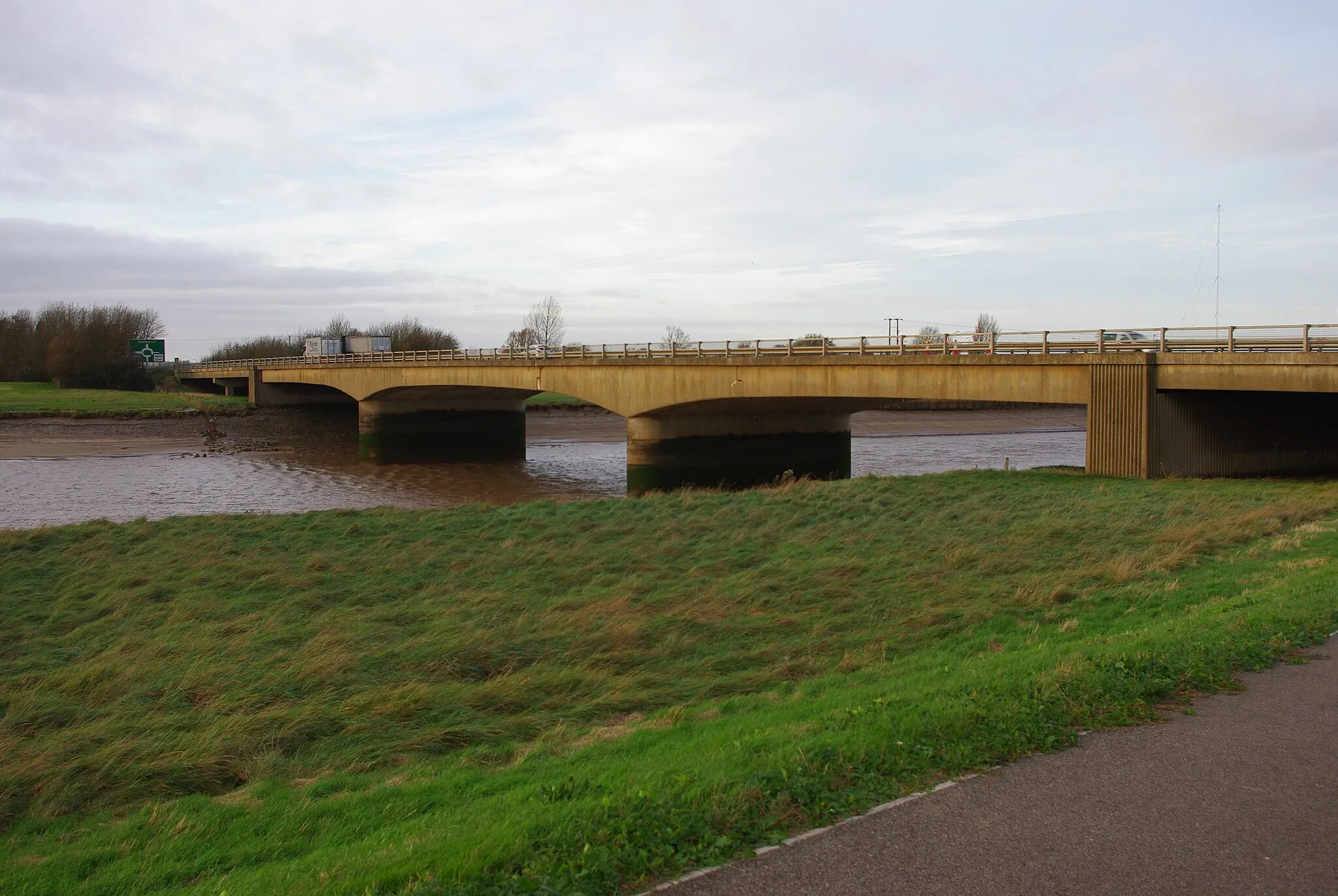 Photo showing: A47 bridge