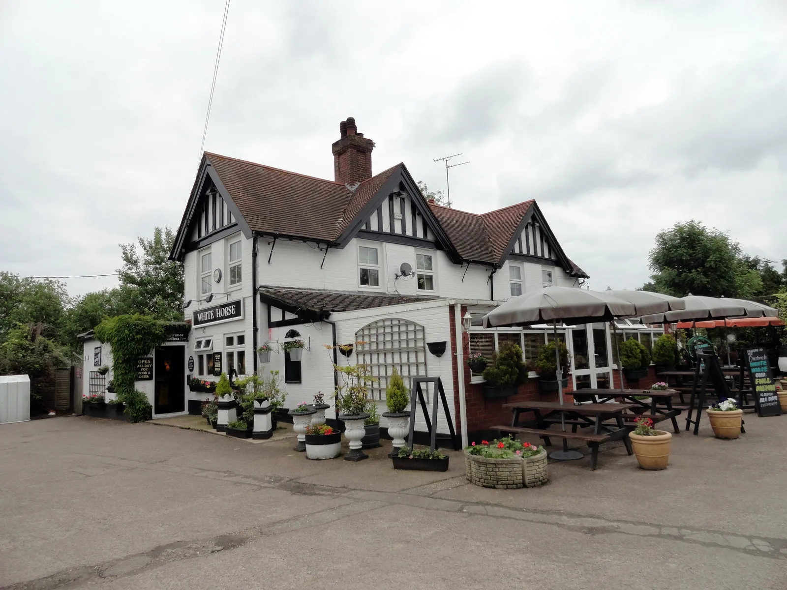 Photo showing: The White Horse Crostwick