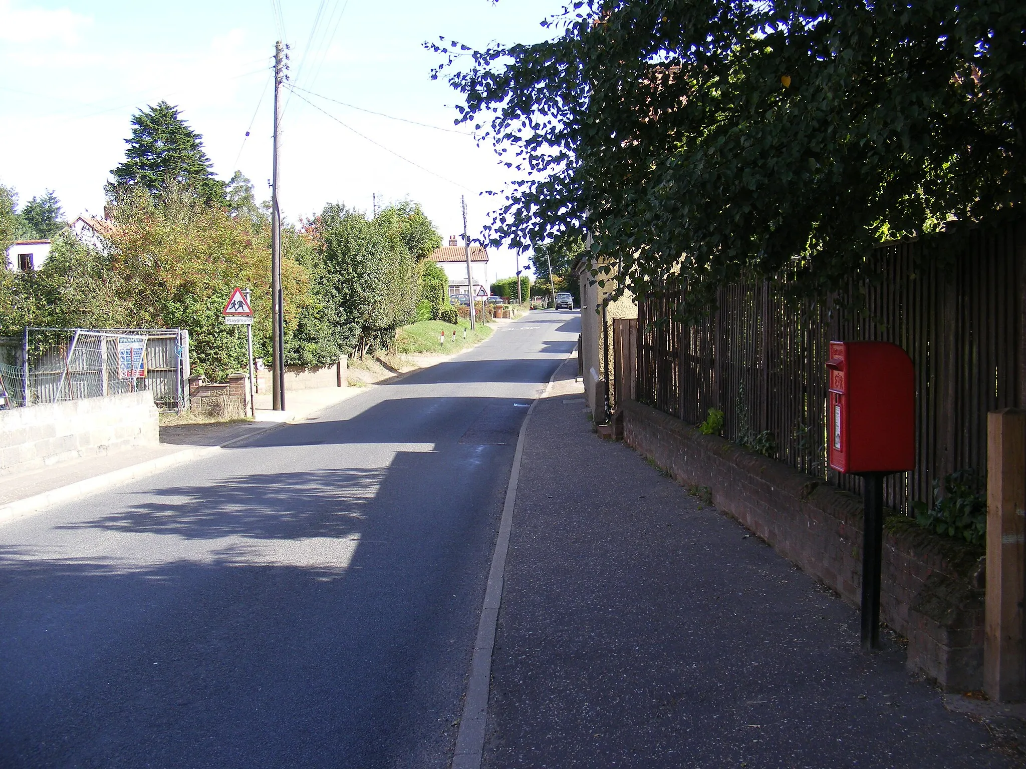 Photo showing: The Street & The Street former Post Office Postbox