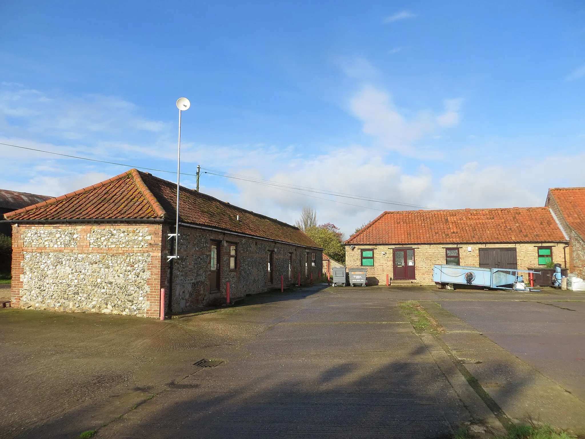 Photo showing: Business Units at Hill Farm
