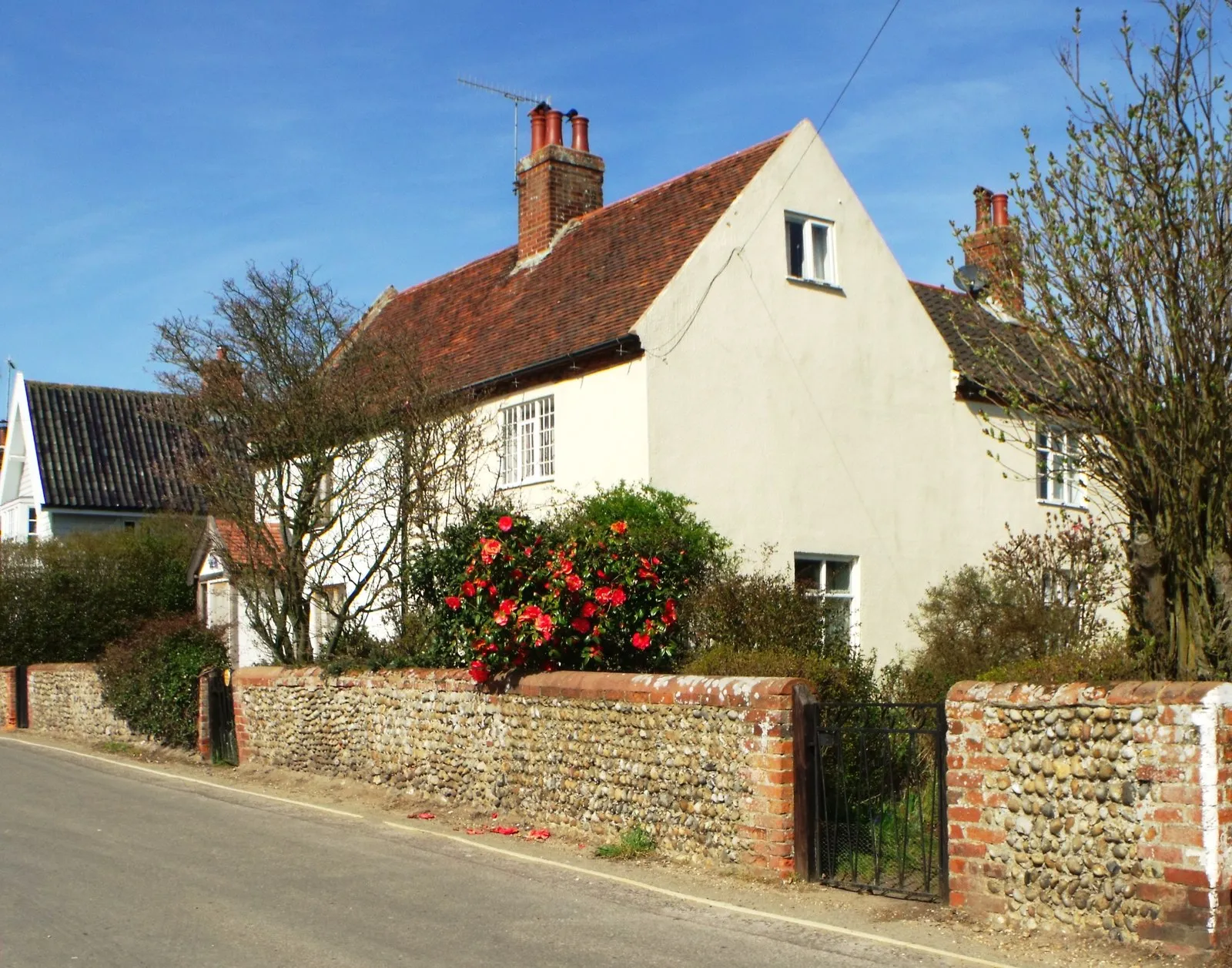 Photo showing: Anchor Cottages, Walberswick