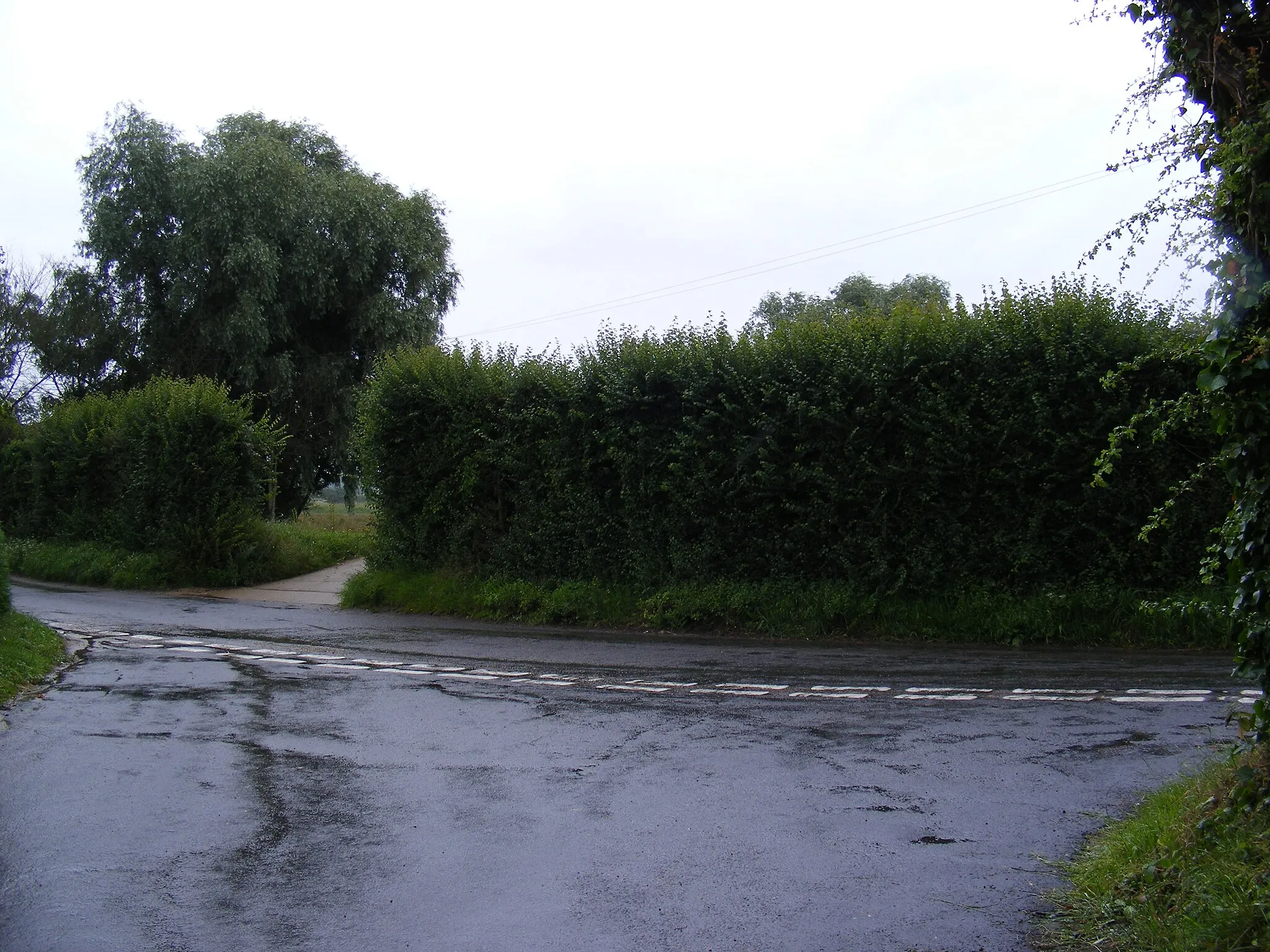 Photo showing: Baker's Hill (U2819) at the junction with the U2831 in Eastbridge