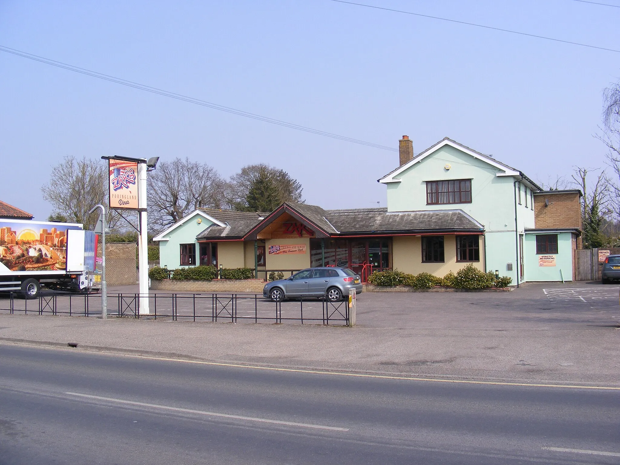 Photo showing: Poringland Diner